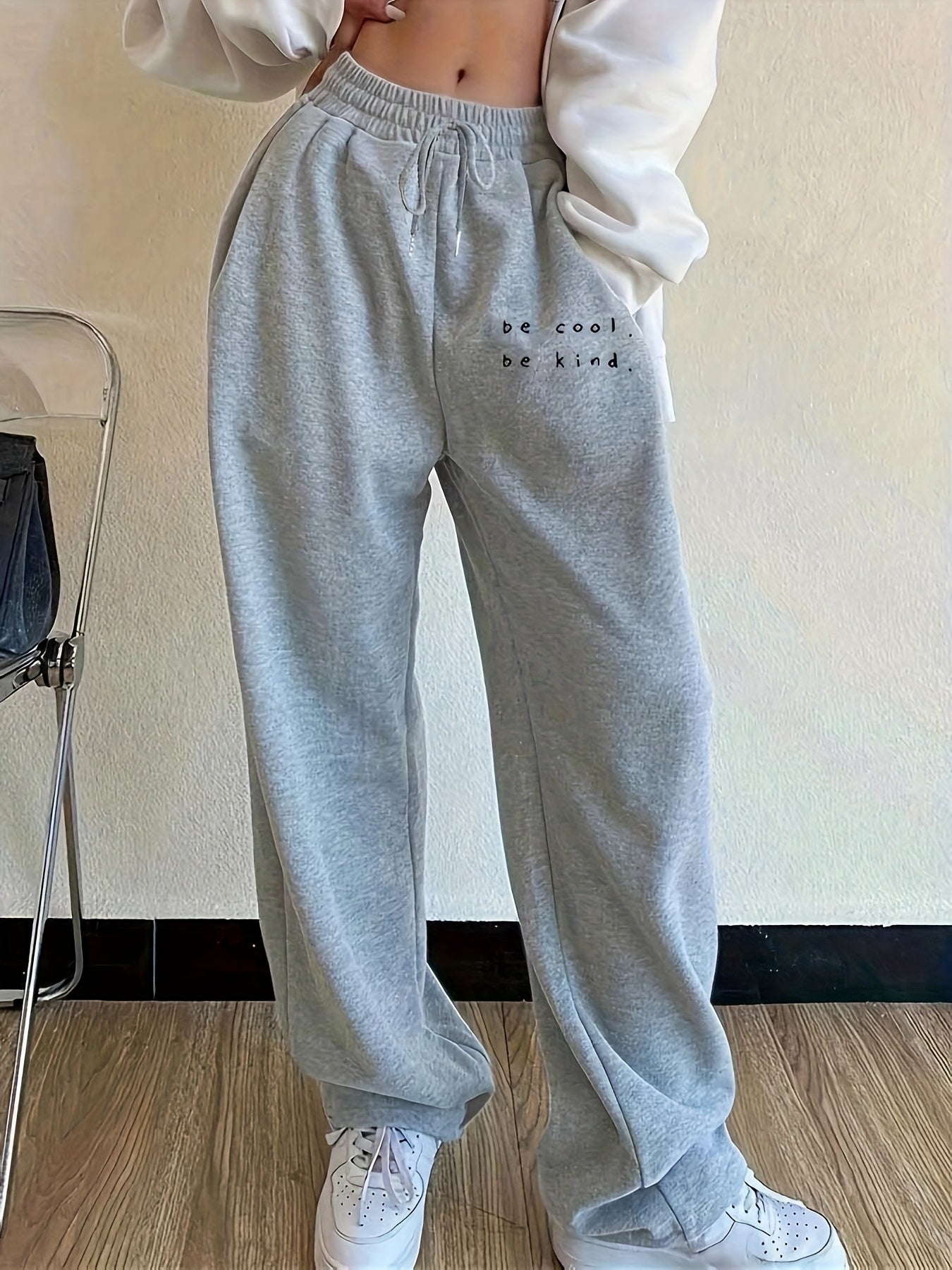 Women's Geometric Print Straight-Leg Jogger Pants with Elastic Waist & Pockets - All-Season Casual Lounge Pants, Machine Washable Black Trousers for Women, Casual Attire, Comfortable Fit